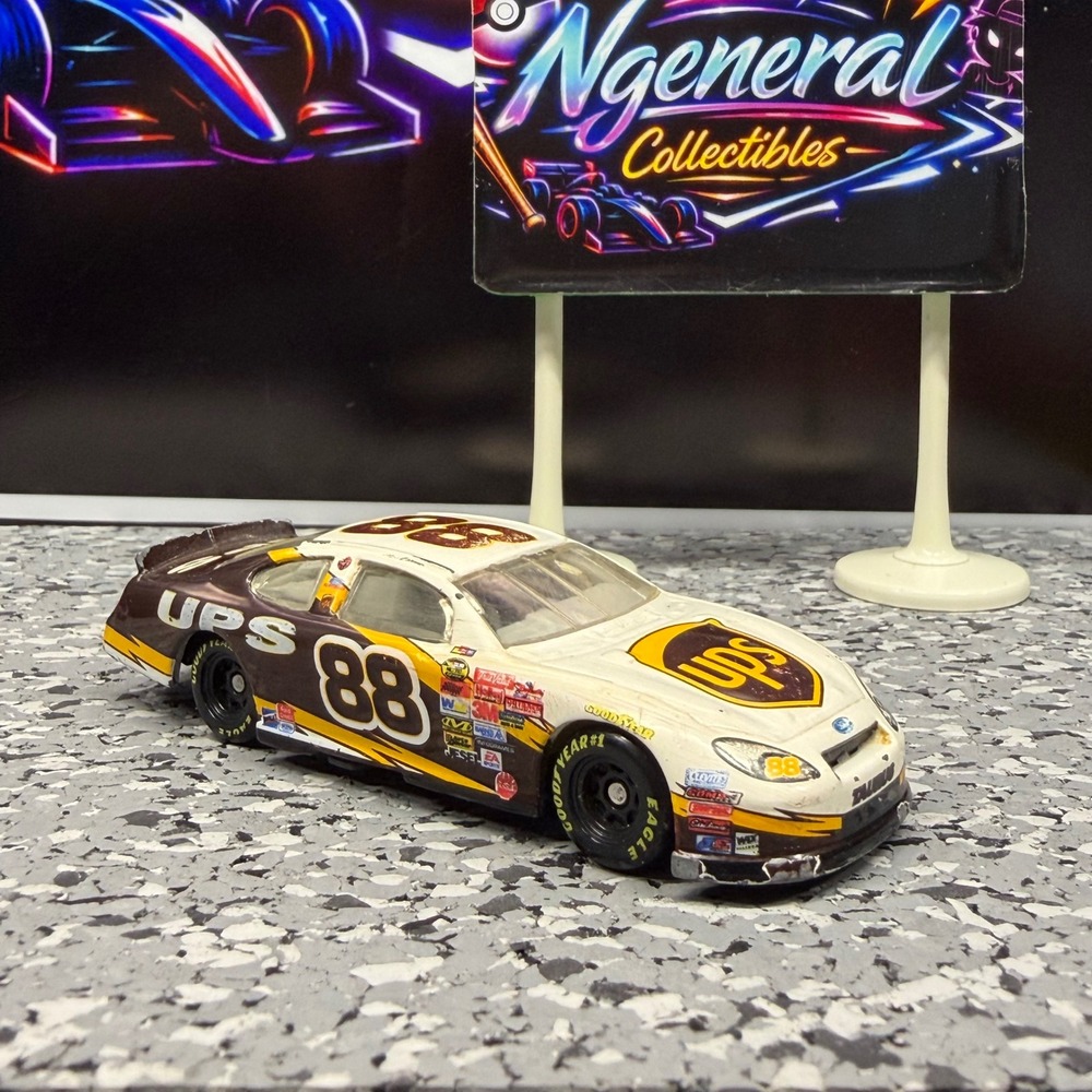 Action Dale Jarrett 88 UPS 2004 Ford Taurus 1:64 NASCAR Diecast Car Brown White